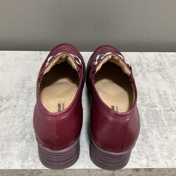 Dromedaris Leather Women's Burgundy Loafers w/silver Chain Detail Size 38 US 8 - Picture 8 of 16
